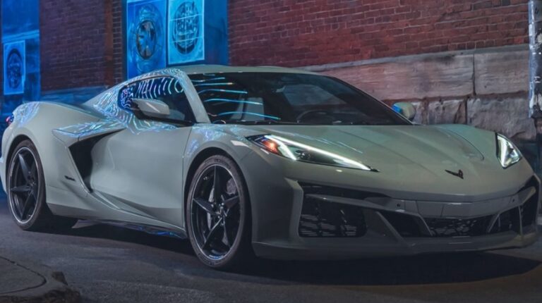 2027 Chevrolet Corvette E-Ray Review